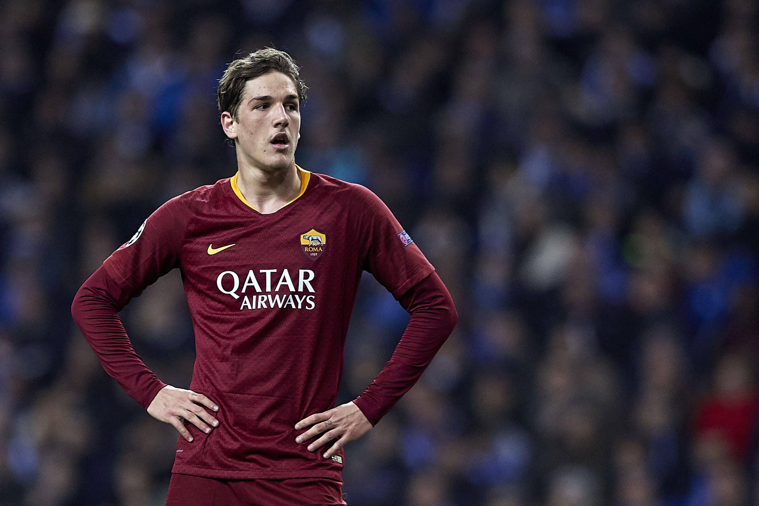 爱游戏-Uzi新星比赛局势复杂表现突出，切尔西前途光明！