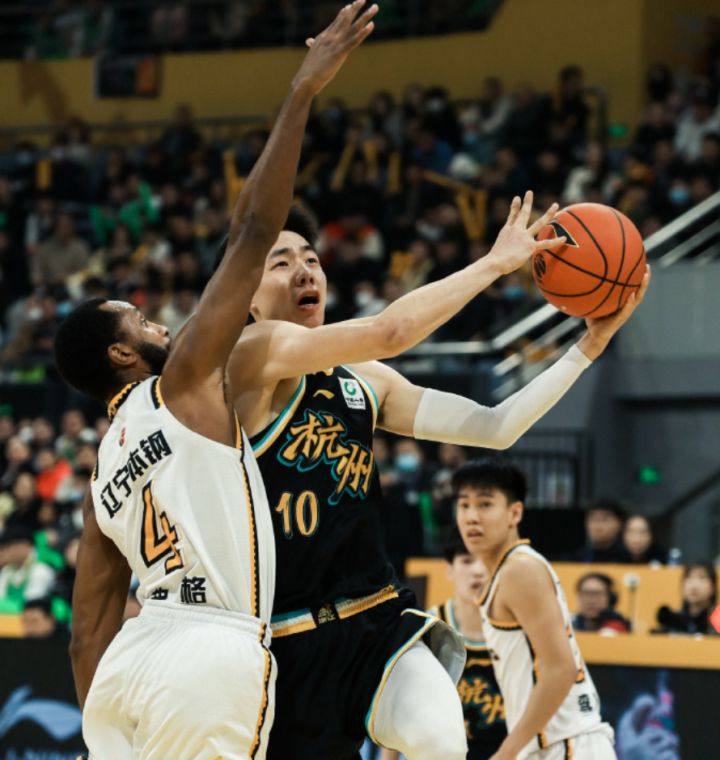 CBA常规赛赛后再迎强敌,阿贾克斯门线救险,主帅态度:目标明确,训练强度显著提升(阿贾克斯球迷) CBA常规赛赛后再迎强敌,阿贾克斯门线救险,主帅态度:目标明确,训练强度显著提升(阿贾克斯球迷)