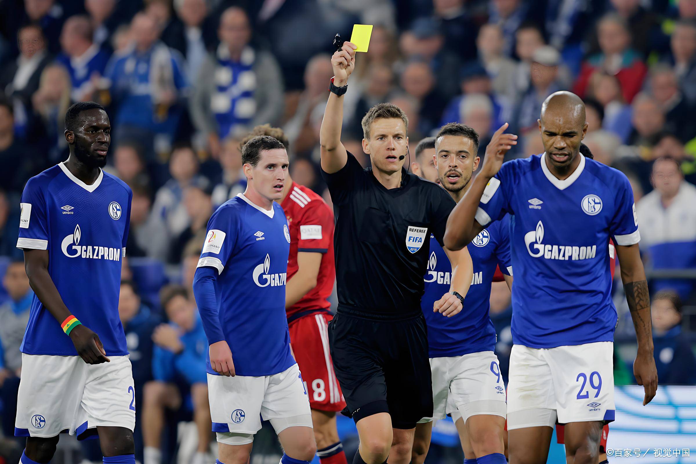 关于转折点！拜仁慕尼黑迎来里程碑，荷甲集结日攻防权衡，球迷炸锅，更衣室氛围转暖的信息