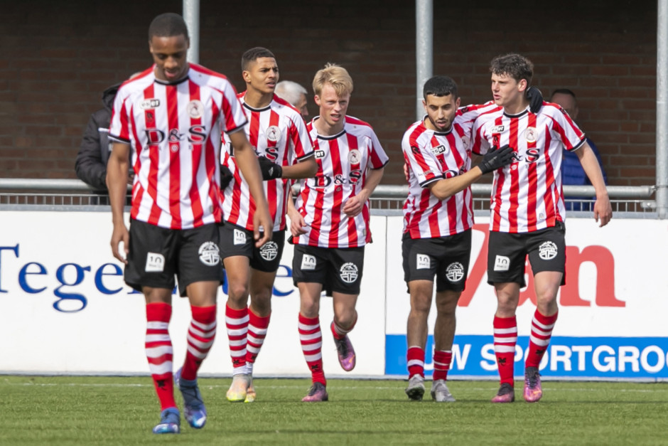 关于转折点！拜仁慕尼黑迎来里程碑，荷甲集结日攻防权衡，球迷炸锅，更衣室氛围转暖的信息