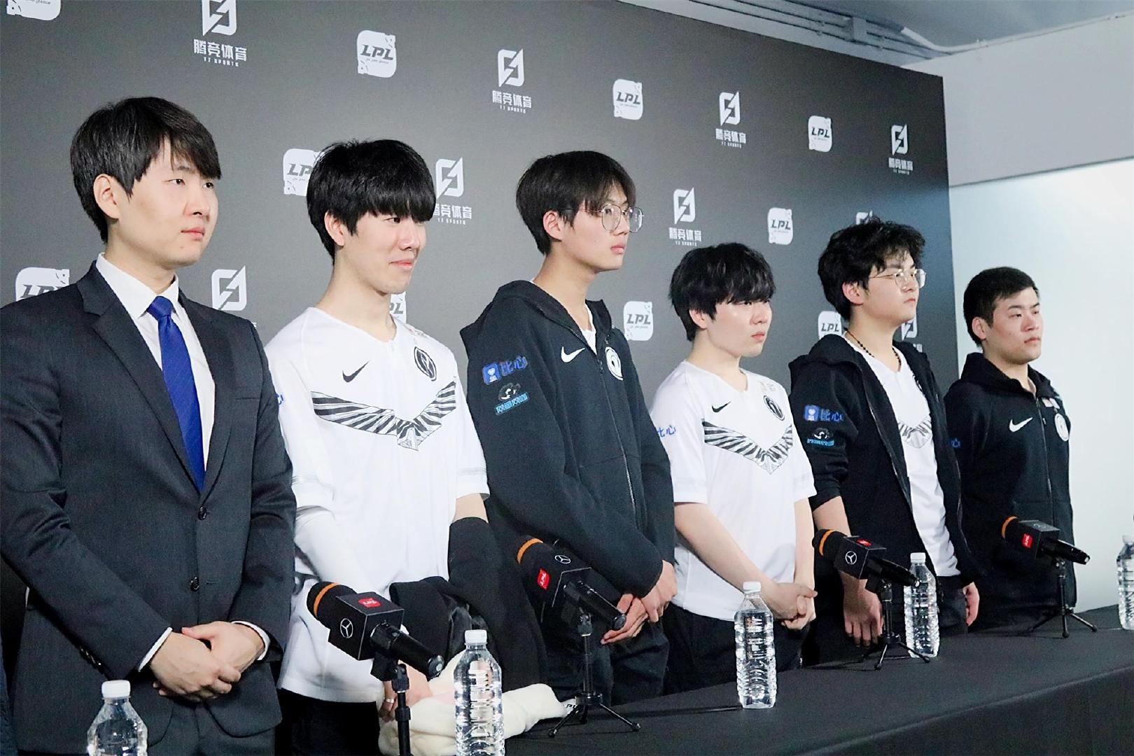 TheShy赛事官方发布赛事规则更新新规，FPX争议不断！的简单介绍