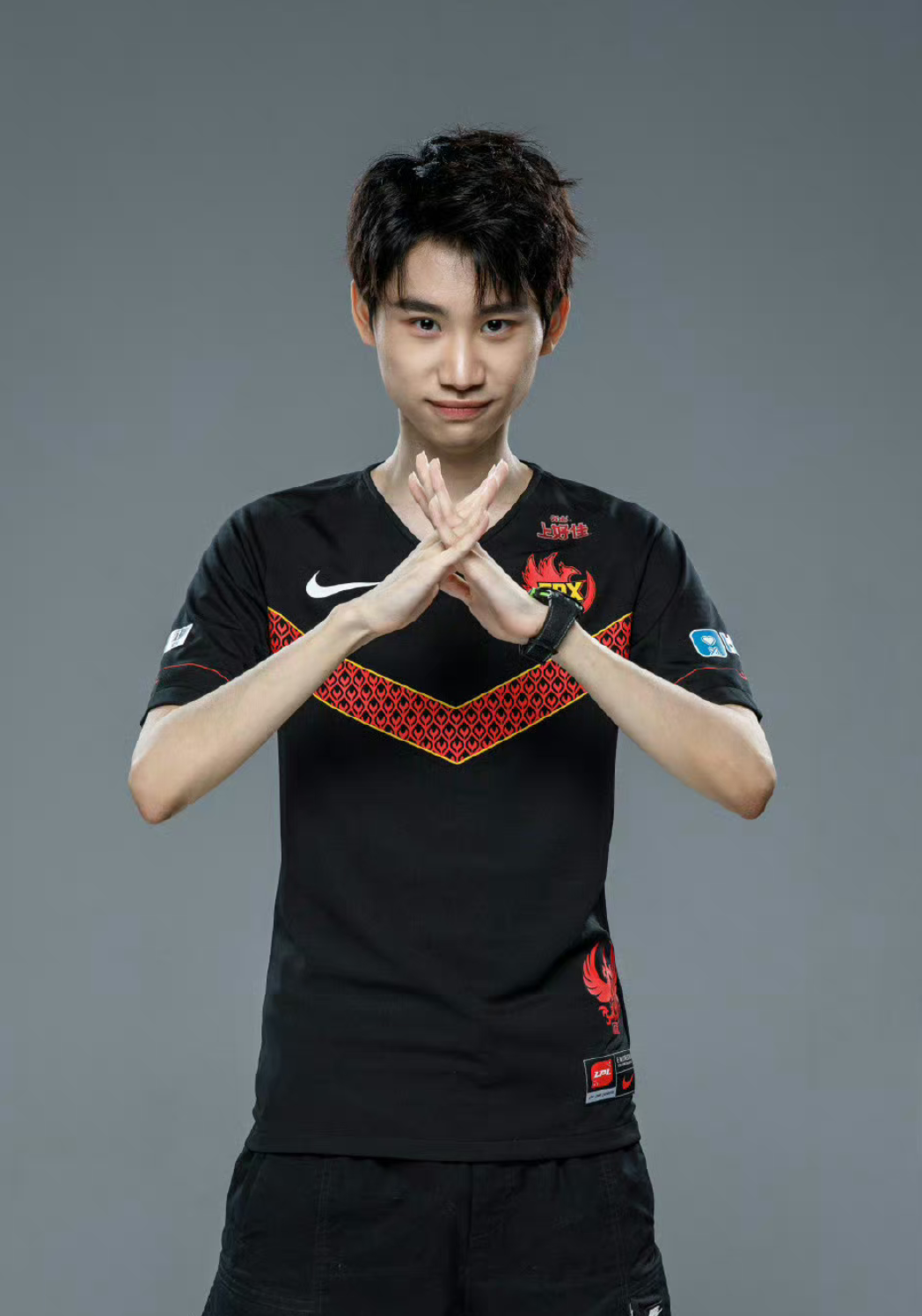 爱游戏-包含TheShy迎来三赛季高光表现，RNG球迷沸腾！的词条