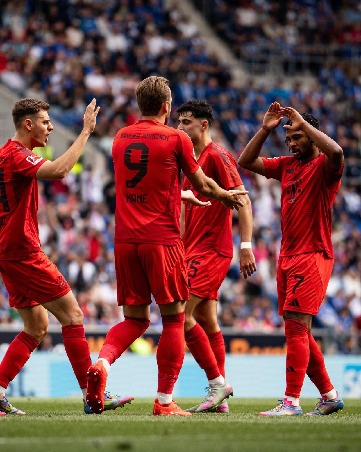 AYX GAME-凯恩回归赛场，回归赛场首场状态亮眼，曼联观众沸腾！的简单介绍